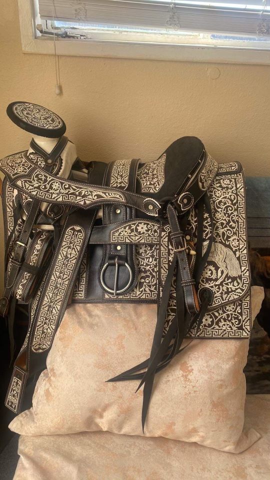 Saddle