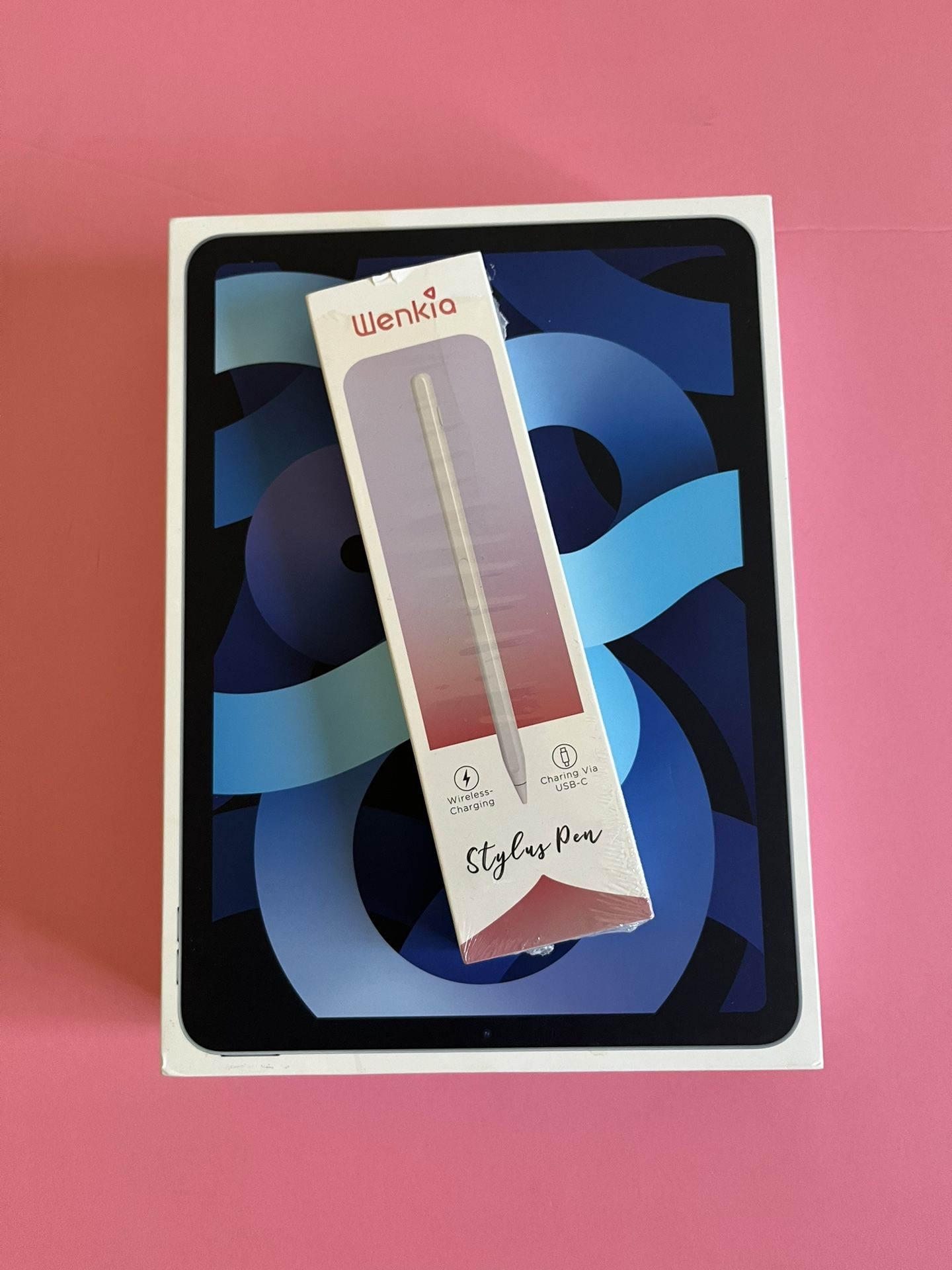 Apple iPad Air 4th Generation 64GB with Box, Pencil, keyboard case like new