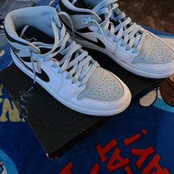 Air Jordan 1 Mid Se