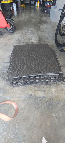 12 rubber mats