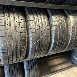 SET OF TIRE 205 60 16 MICHELIN 85% LIFE