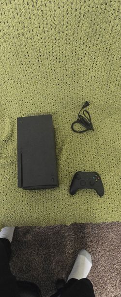 Xbox series x with Xbox controller