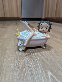 1997 Betty Boop "Splish Splash" Bathtub Music Figurine