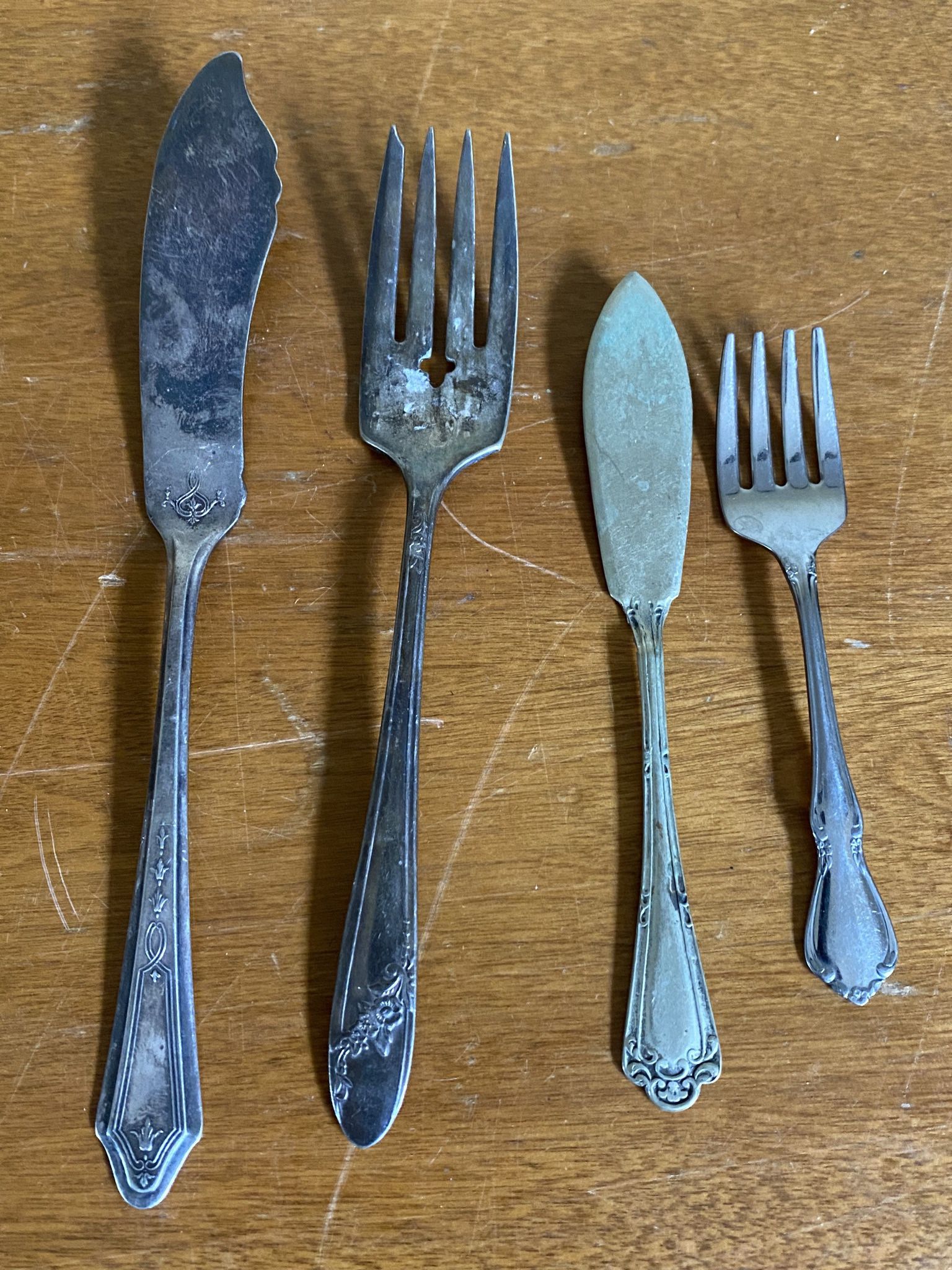 4 Vintage Mixed Silverware Tudor Silver Plate Oneidacraft EPNS Butter Knife Fork
