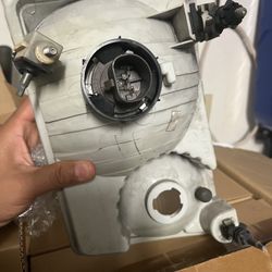 Ford Ranger 2011 Headlights