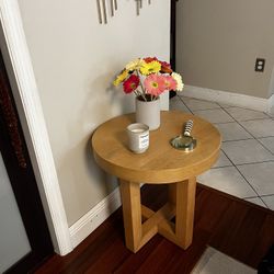 Treshold Side Table ( Decor Not Included ) 