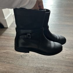 Black Boots