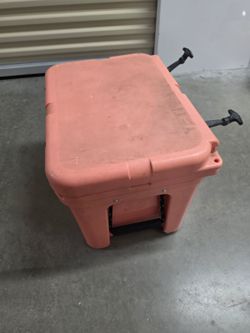 Yeti cooler 35 can cooler