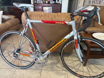 Canondale.  R. 1000  cad. 7 Road bike.