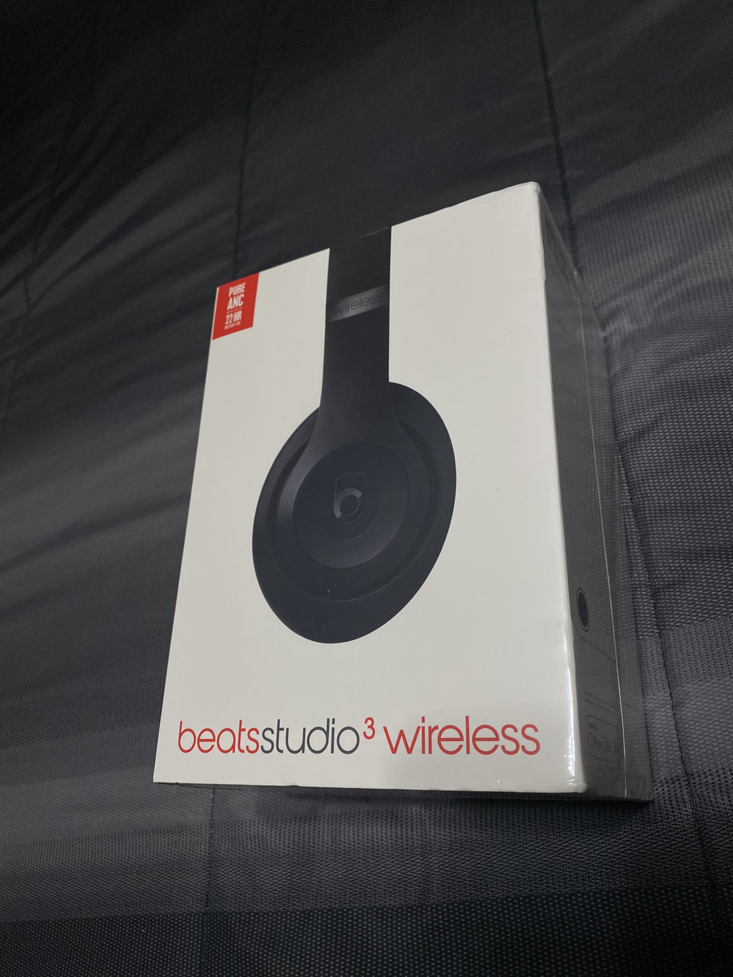 Brand New Sealed Black Beats Studio 3 Wireless Headphones NEW! Retail $350