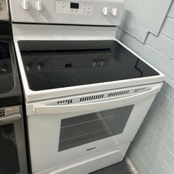 Whirl pool Yes it wor ks Elec tric Stove FIR ST COME