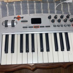 Oxygen 8 Mini Player M-Audio MIDI Controller 