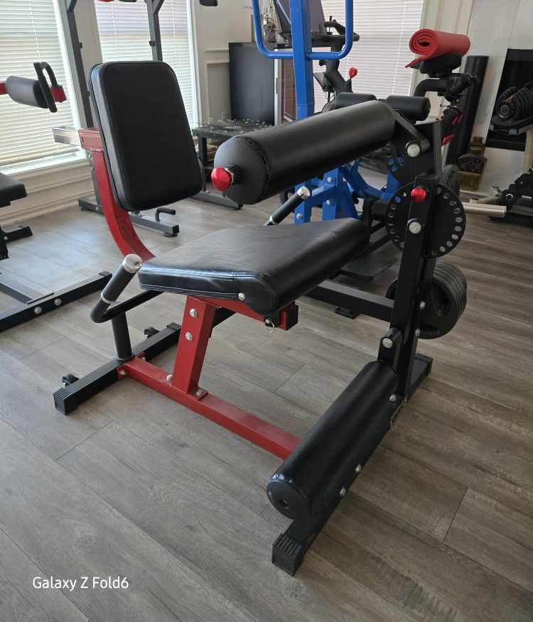 Plate-Loaded Leg Extension And Leg Curl Machine (Iron Grip Plates NOT Included)