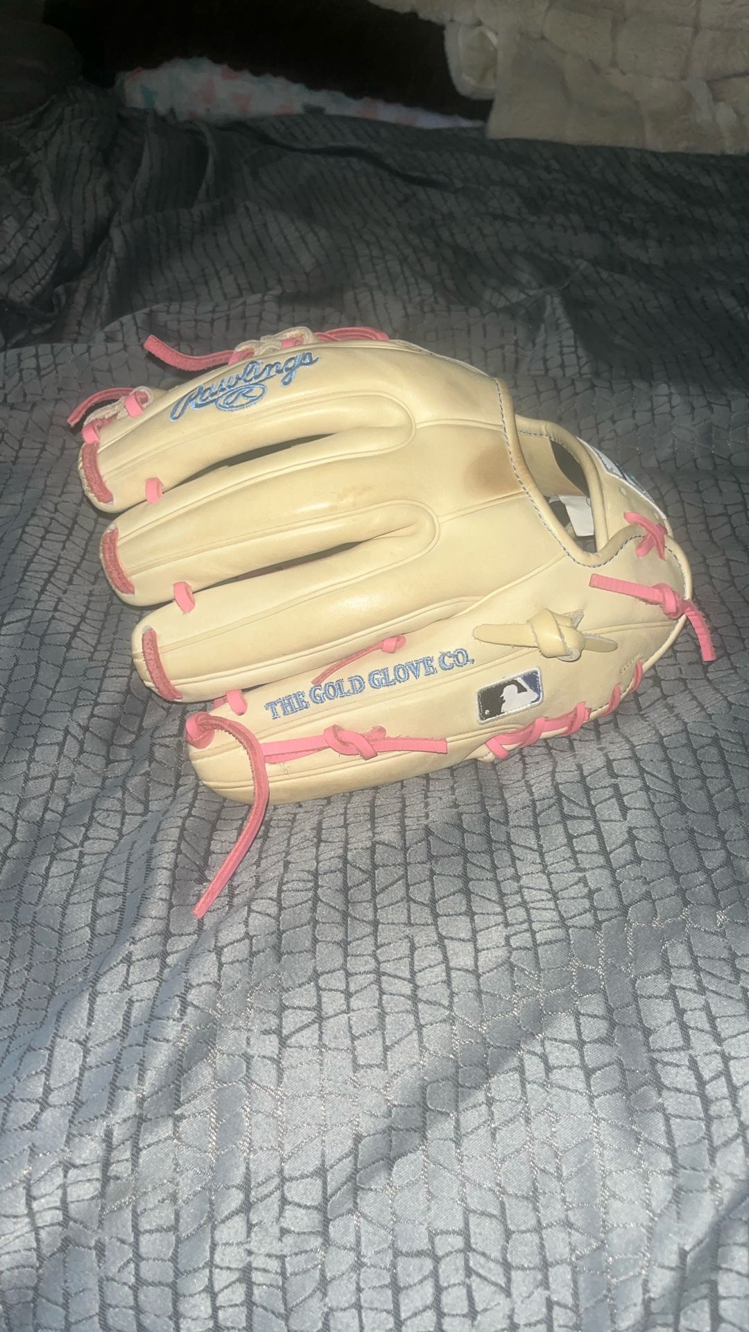 baseball glove