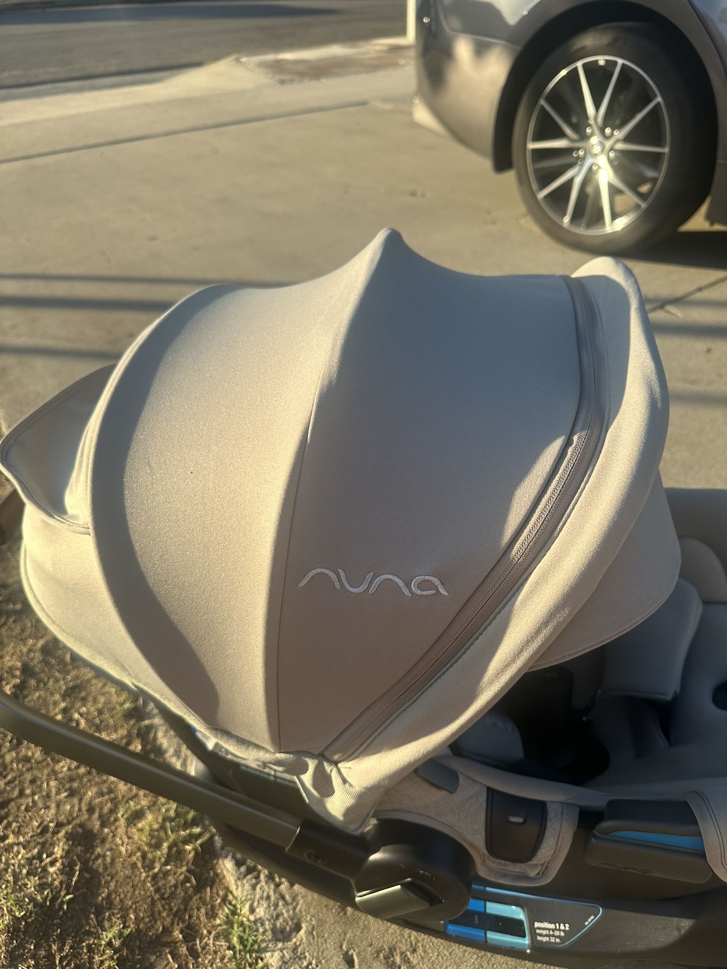 NUNA PIPA RX Infant car Seat With Base