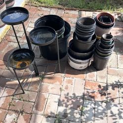 Plastic Pots For Plants Lot $10