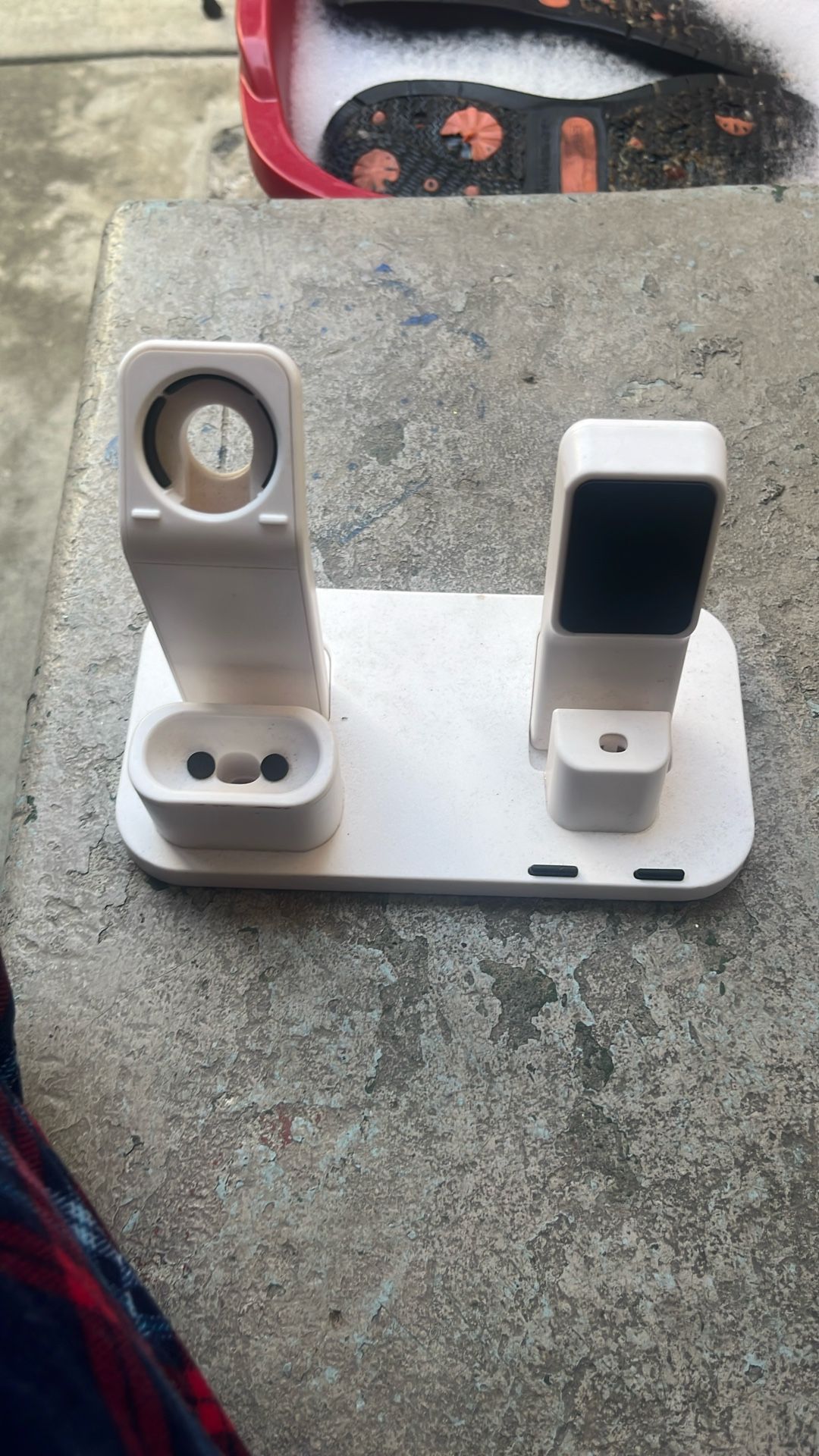 Fuente Para Cargar iPhone, AirPods, Y Apple Watch