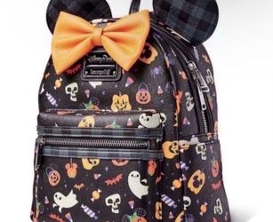 NEW DISNEY PARKS  HALLOWEEN BACKPACK EXCLUSIVE EDITION