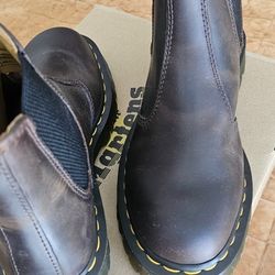 Dr. Marten Boots