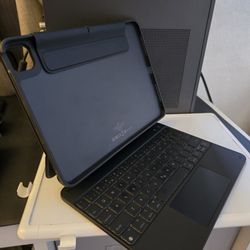 Lightly Used ESR Magnetic 360° "Keyboard Case – iPad Air 11” (2024) – Black 