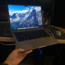 MacBook Pro 14-inch 16 GB