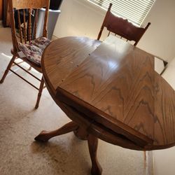 Circular Dining Table With 3 Chairs