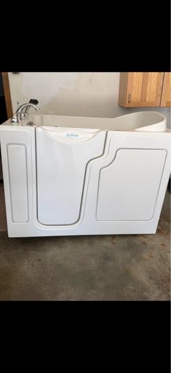 Safe Step walk in bathing tub