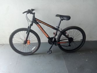 BICYCLE MONGOOSE 18 SPEED SIZE 24 BRAND NEW