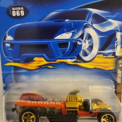 Hot Wheels Skull & Crossbones Series 1/4 Rigor Motor. 2001 Collector 069 New