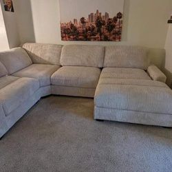 New 4 Piece Modular Sectional Couch! Includes Free Delivery 🚚! 