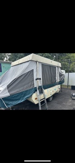 1997 Cole 12’ Pop up Camper