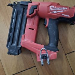 Milwaukee 18 Gauge Nail Gun 