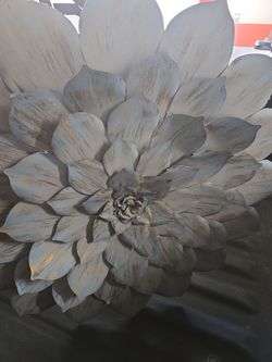 Flower wall decor