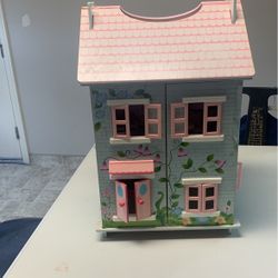 Doll House, Casa de Munecas