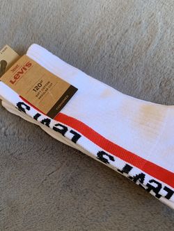 2 Pair Of Levi’s Size 8-12 Regular Cut Socks