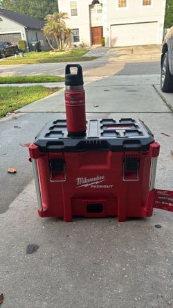 Milwauke packout box and cup