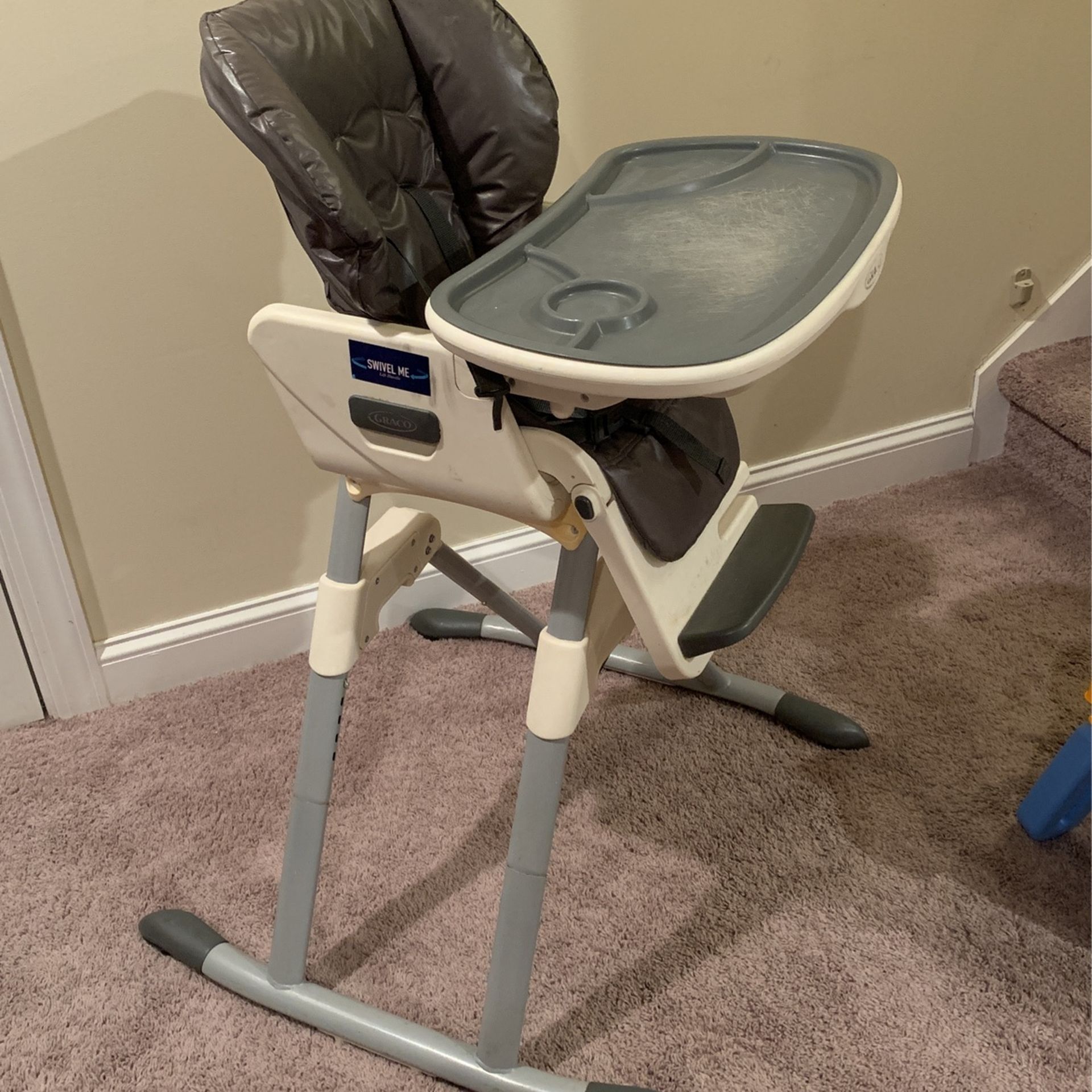 Graco Swivel High Chair for Sale in Dallas, PA OfferUp