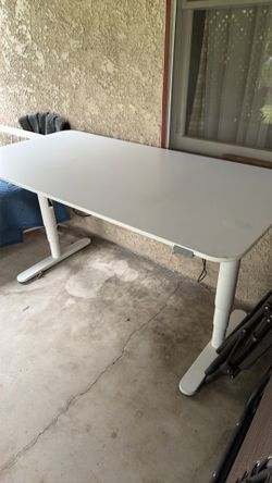 Electric desk