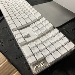 iMac 27 “ Wireless Keyboard Corded Mouse 