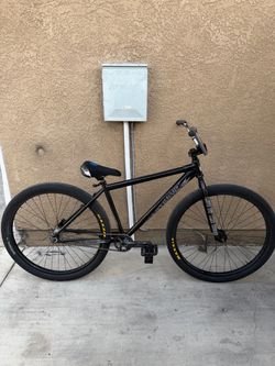 Throne cycles the goon