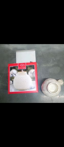 New in box lenox snowball looking candle  collectibles collectors