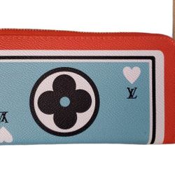 Beautiful Zip Closure Wallet