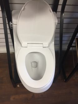 One piece toilet