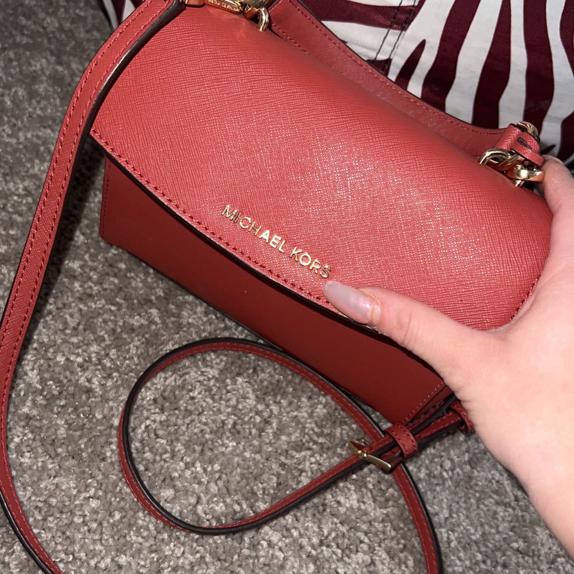 Cute Square Crossbody for Sale in Las Vegas, NV - OfferUp