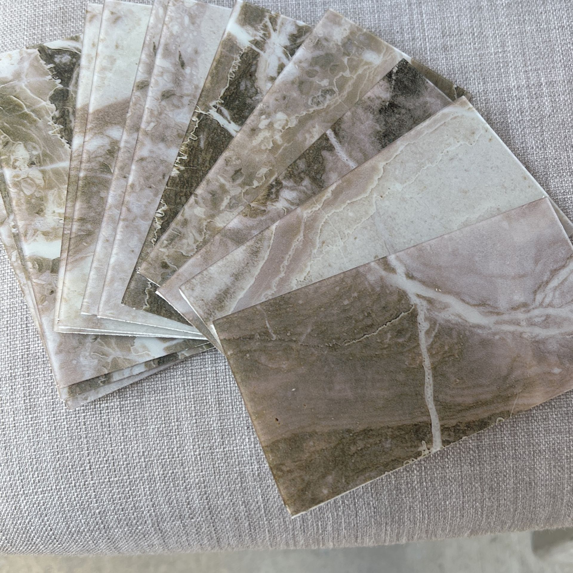 Instant Mosaic SkinnyTile Multicolor 3-in x 6-in Glossy Glass Random Peel and Stick Tile (6-sq. ft/ Carton)