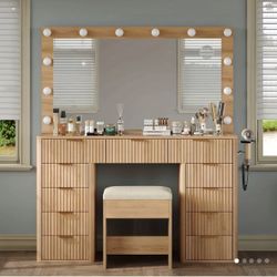 Flutter 11 Drawer Make-Up Vanity