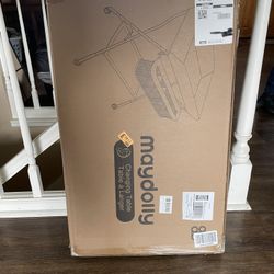 Maydolly portable changing table