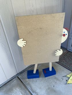 Cute Free-standing Children’s Cork Board