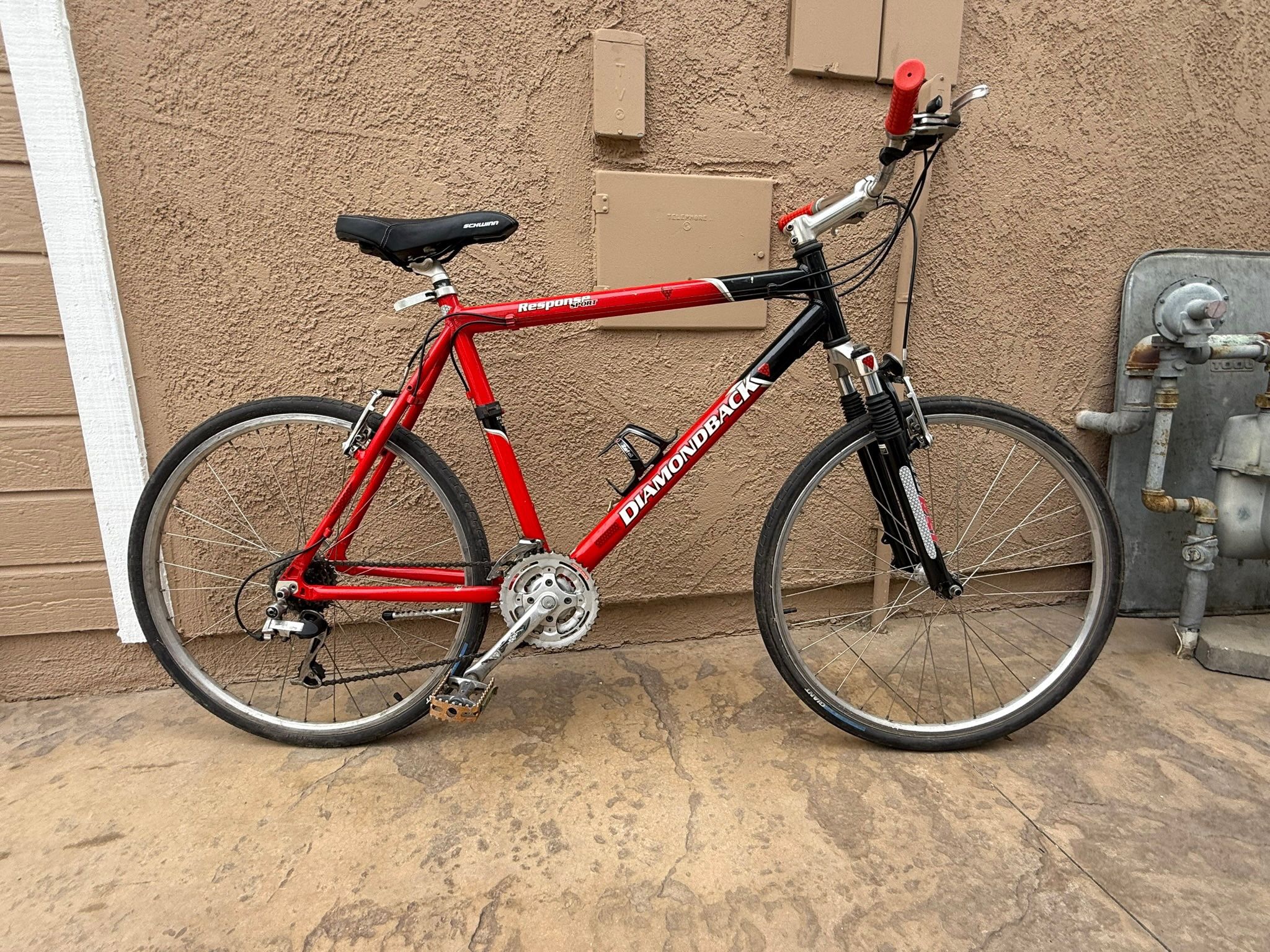 Diamondback Response Sport Hybrid Road Trail Bike Shimano Acera Super Light Fully tuned, dialed in and ready to ride, it does not need anything. Pick