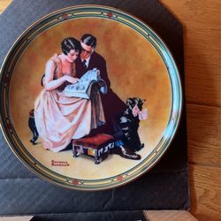 Edwin Knowles Company. Collective Plate Norman Rockwell : A couples commitment commitment